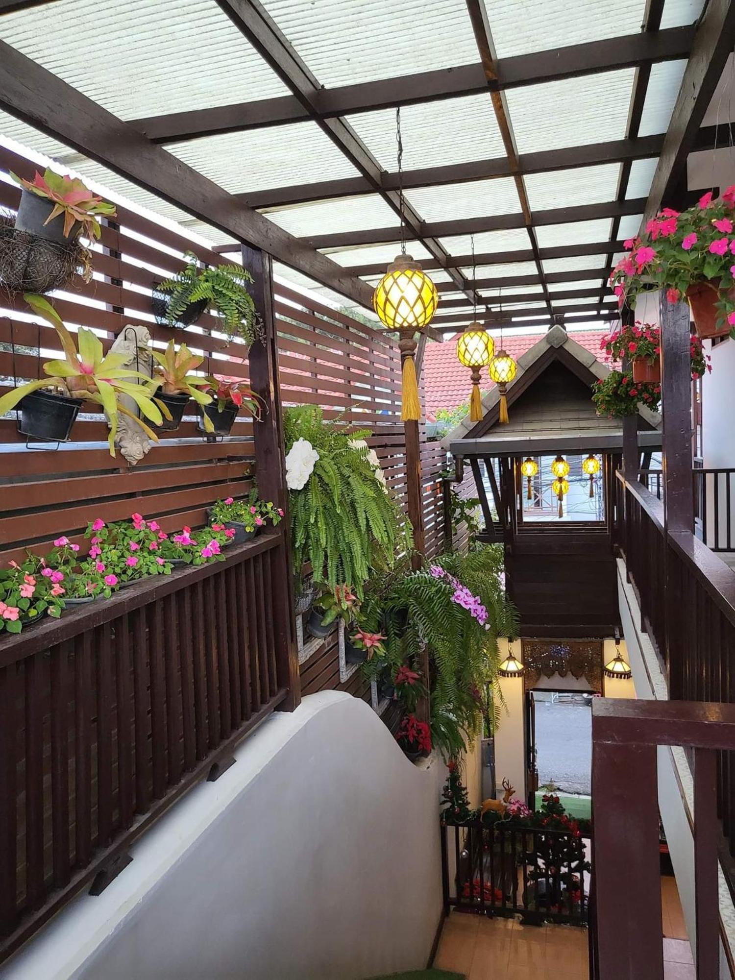 מלון צ'יאנג מאי Ratchiangsaen Flora House מראה חיצוני תמונה