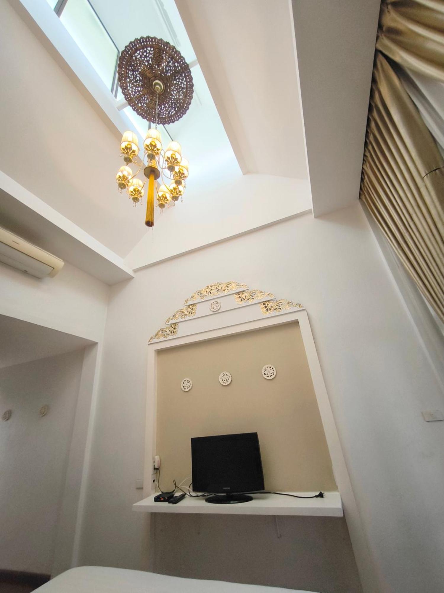 מלון צ'יאנג מאי Ratchiangsaen Flora House מראה חיצוני תמונה