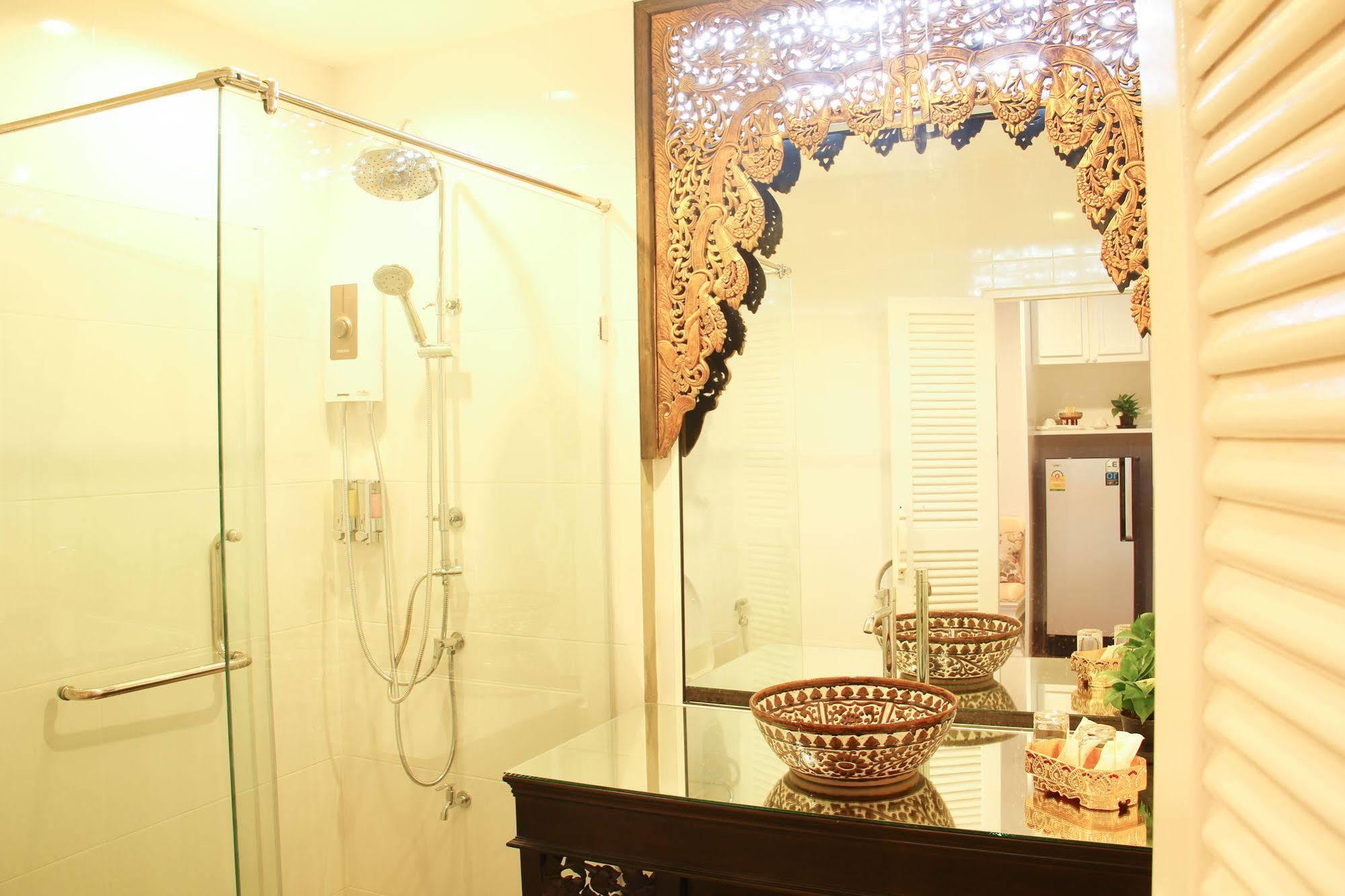 מלון צ'יאנג מאי Ratchiangsaen Flora House מראה חיצוני תמונה