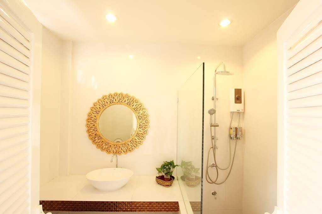 מלון צ'יאנג מאי Ratchiangsaen Flora House מראה חיצוני תמונה